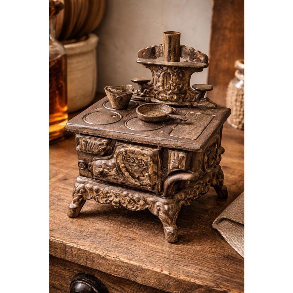 John Wright 1990s Cast Iron Miniature Crescent Stove With Accessories 7.75x10.5”
